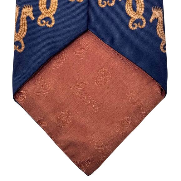 Gucci Seahorse Pattern Tie - Picture 6 of 12